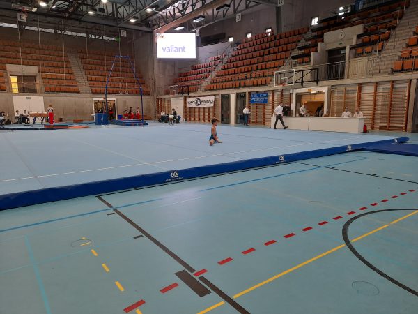 Photo 1 – Bernoise et fribourgeoise au Wankdorf (1er mai)
