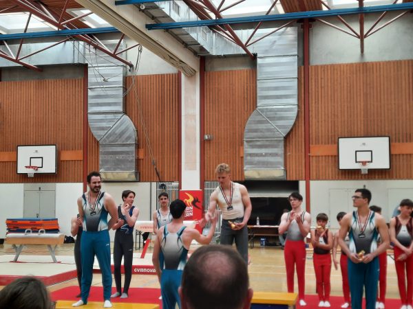 Photo 1 – Bernoise et fribourgeoise à Brunnmatt (27 avril)