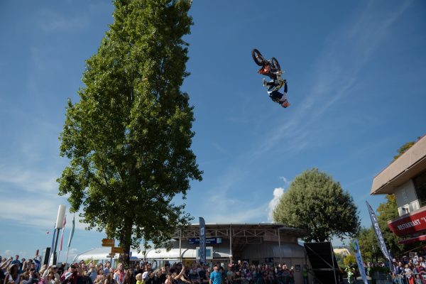 Photo 141 – 150 ans - Montreux Acrobatie